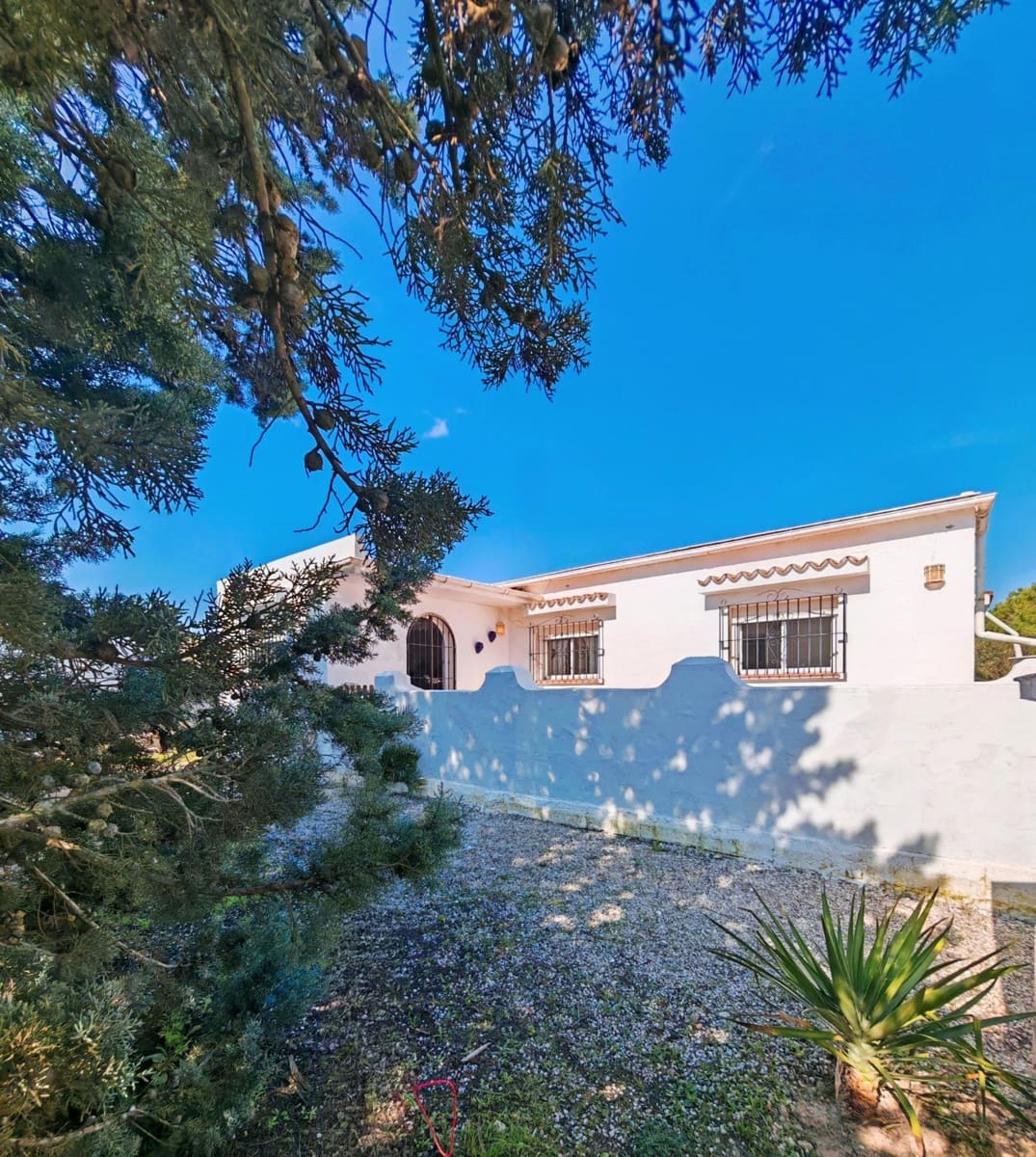 3 soveværelse Villa til salg i Medina-Sidonia med swimmingpool - € 129.950 (Ref: 9640386)