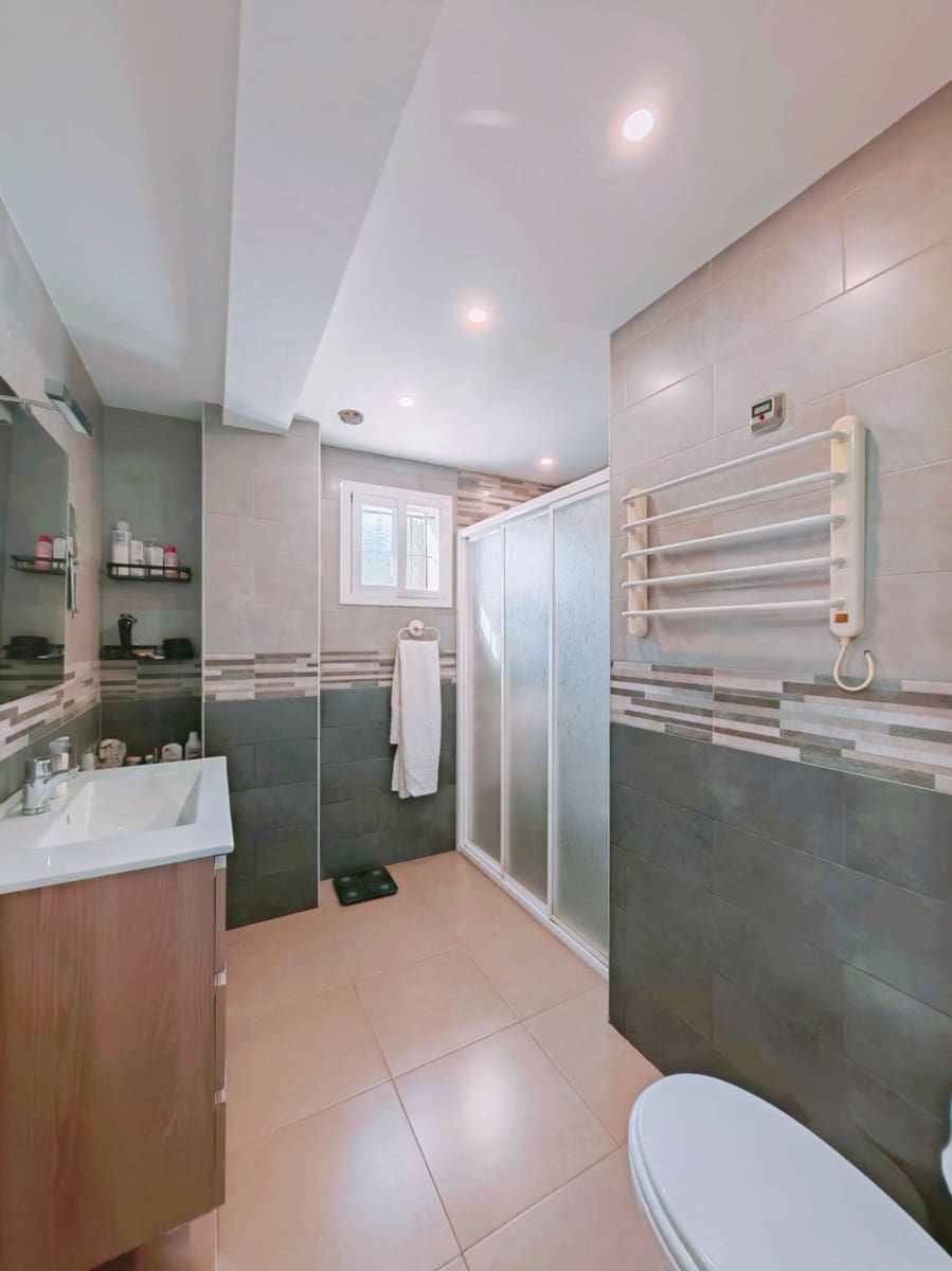 3 sypialnia Willa na sprzedaż w El Puerto de Santa Maria z basenem garażem - 437 000 € (Ref: 9656256)