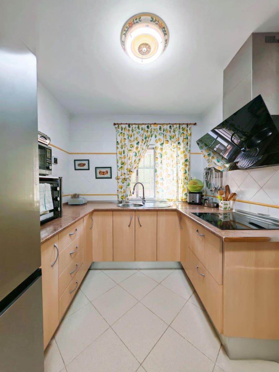 3 sypialnia Willa na sprzedaż w El Puerto de Santa Maria z basenem garażem - 437 000 € (Ref: 9656256)