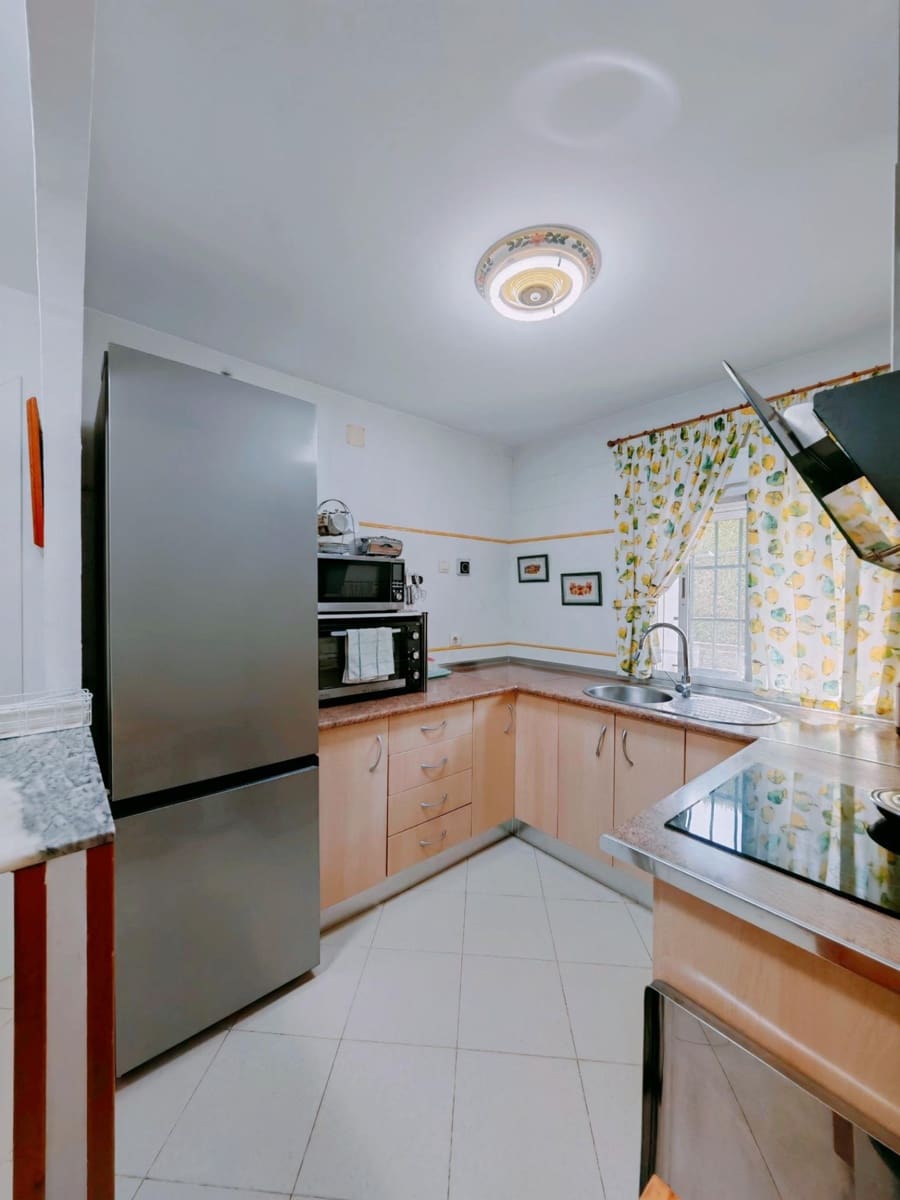 3 sypialnia Willa na sprzedaż w El Puerto de Santa Maria z basenem garażem - 437 000 € (Ref: 9656256)