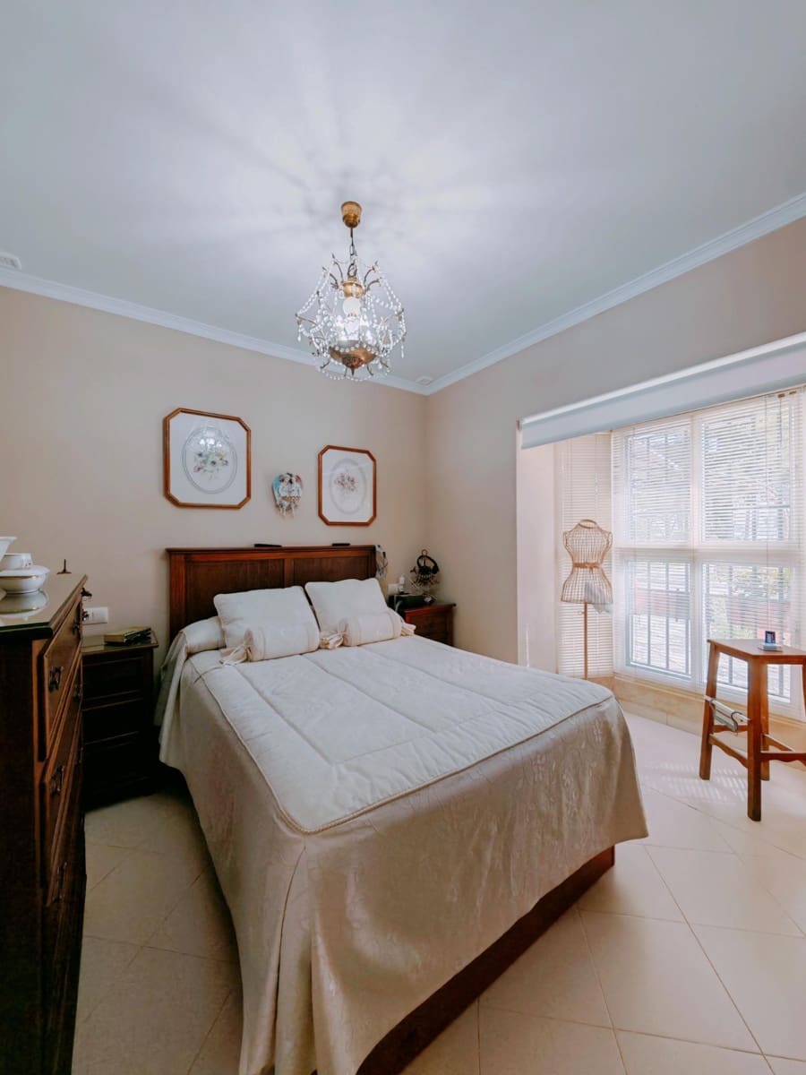 3 sypialnia Willa na sprzedaż w El Puerto de Santa Maria z basenem garażem - 437 000 € (Ref: 9656256)