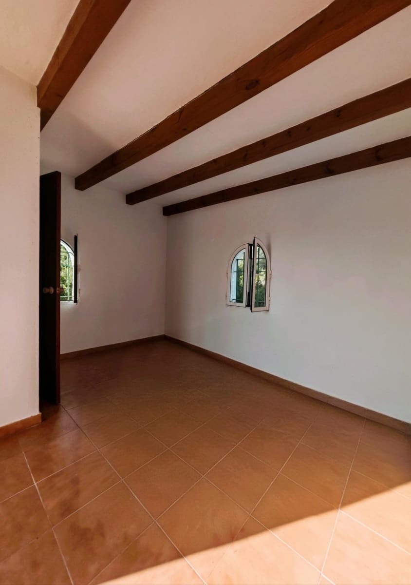 7 bedroom Villa for sale in Barbate with pool garage - € 565,000 (Ref: 9690947)