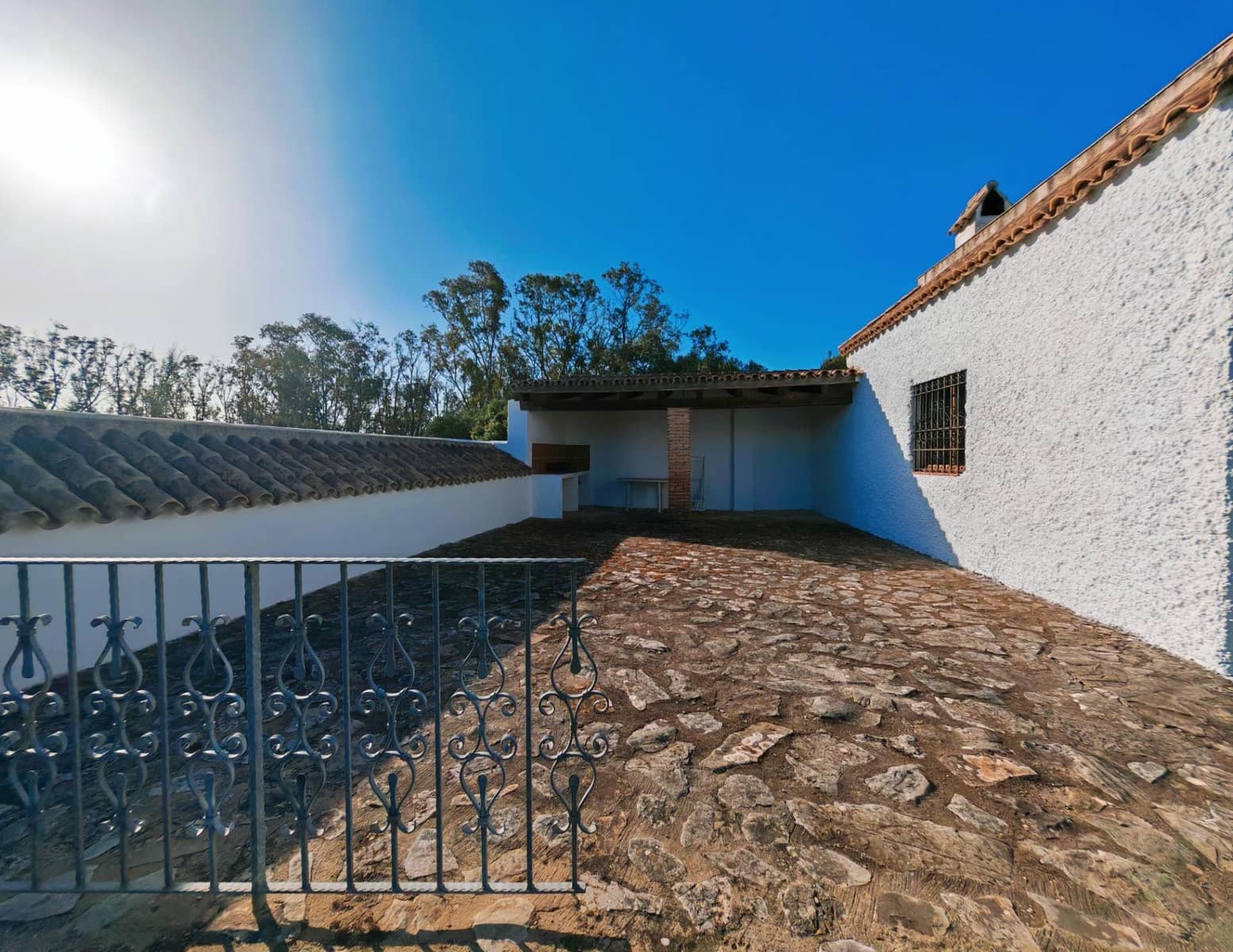 7 bedroom Villa for sale in Barbate with pool garage - € 565,000 (Ref: 9690947)