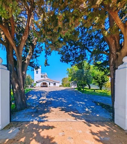 Chalet de 7 habitaciones en Chiclana de la Frontera en venta con piscina - 495.000 € (Ref: 9735703)