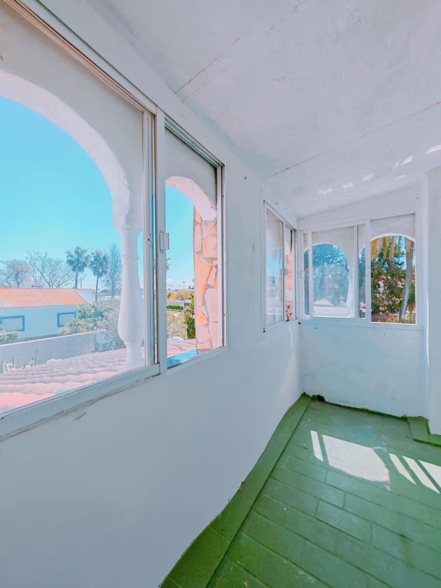 Chalet de 7 habitaciones en Chiclana de la Frontera en venta con piscina - 495.000 € (Ref: 9735703)