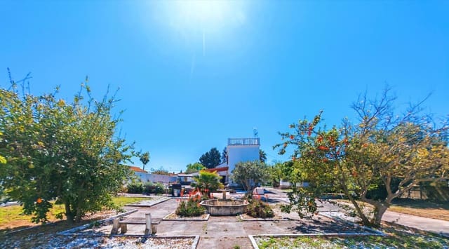 Chalet de 7 habitaciones en Chiclana de la Frontera en venta con piscina - 495.000 € (Ref: 9735703)