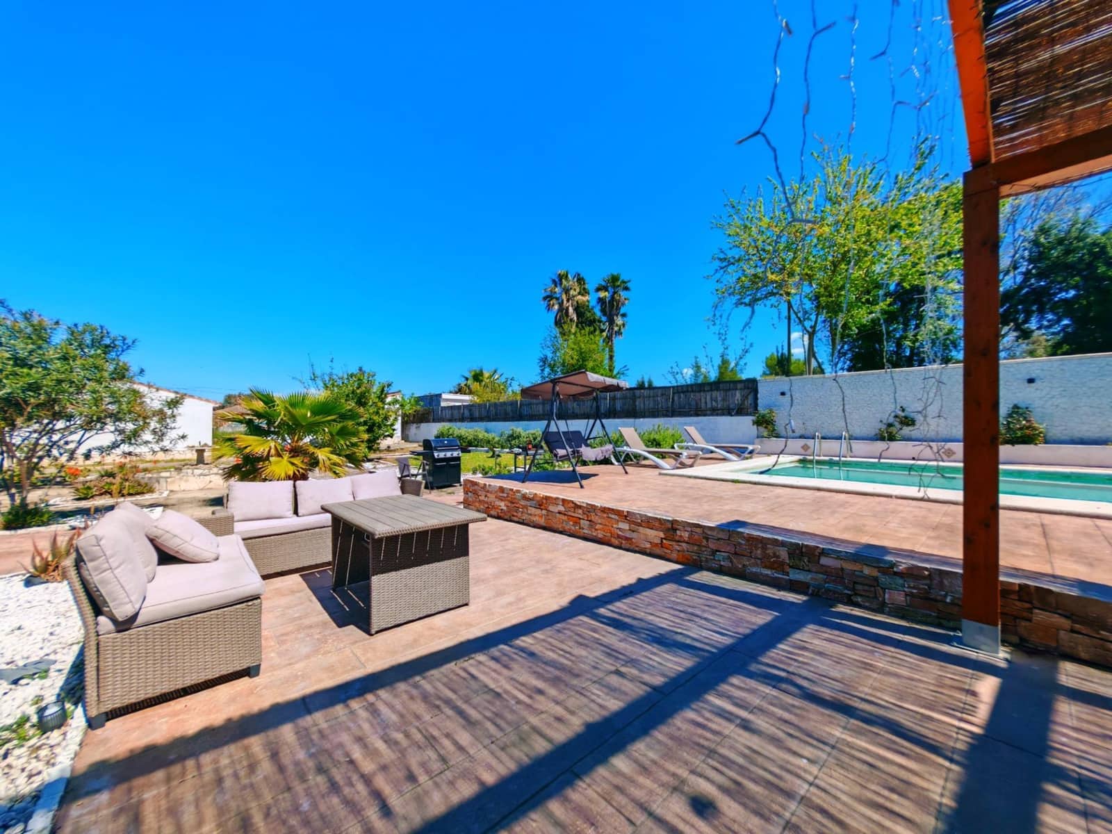 Chalet de 7 habitaciones en Chiclana de la Frontera en venta con piscina - 495.000 € (Ref: 9735703)