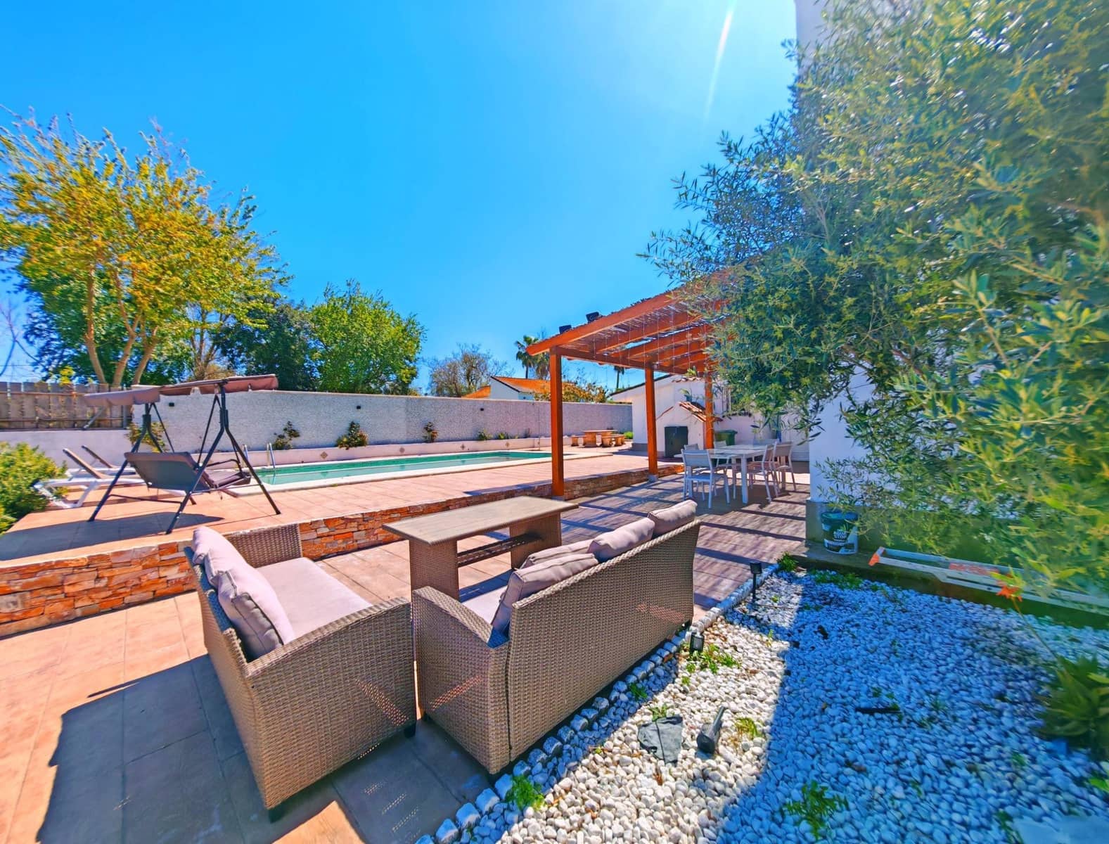 Chalet de 7 habitaciones en Chiclana de la Frontera en venta con piscina - 495.000 € (Ref: 9735703)