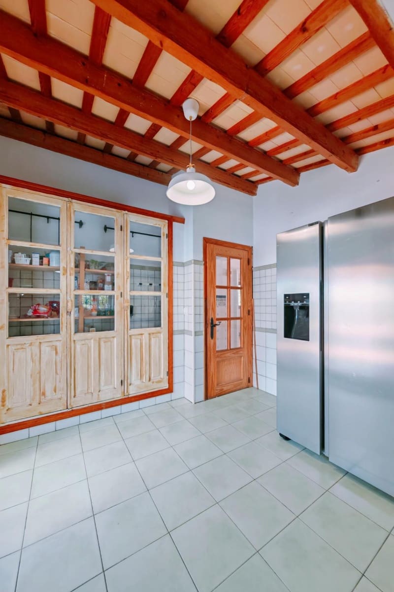7 sypialnia Willa na sprzedaż w Chiclana de la Frontera z basenem garażem - 445 000 € (Ref: 9735703)
