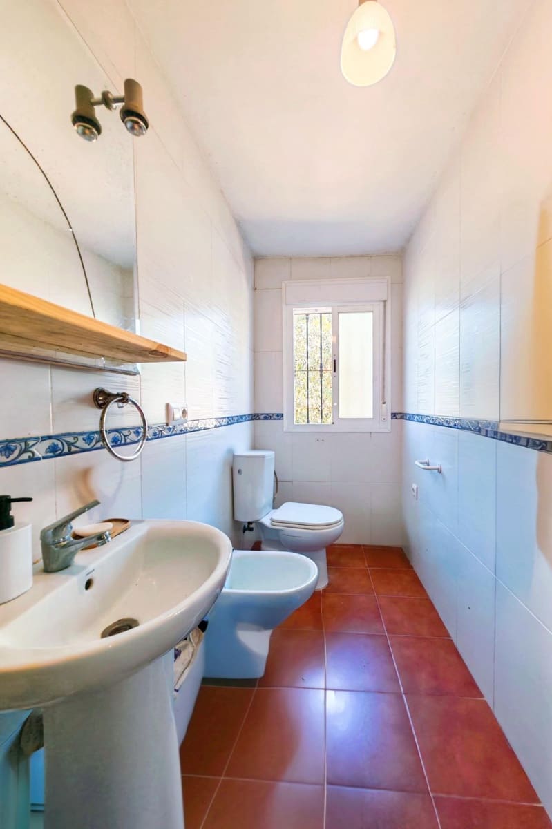 7 sypialnia Willa na sprzedaż w Chiclana de la Frontera z basenem garażem - 445 000 € (Ref: 9735703)