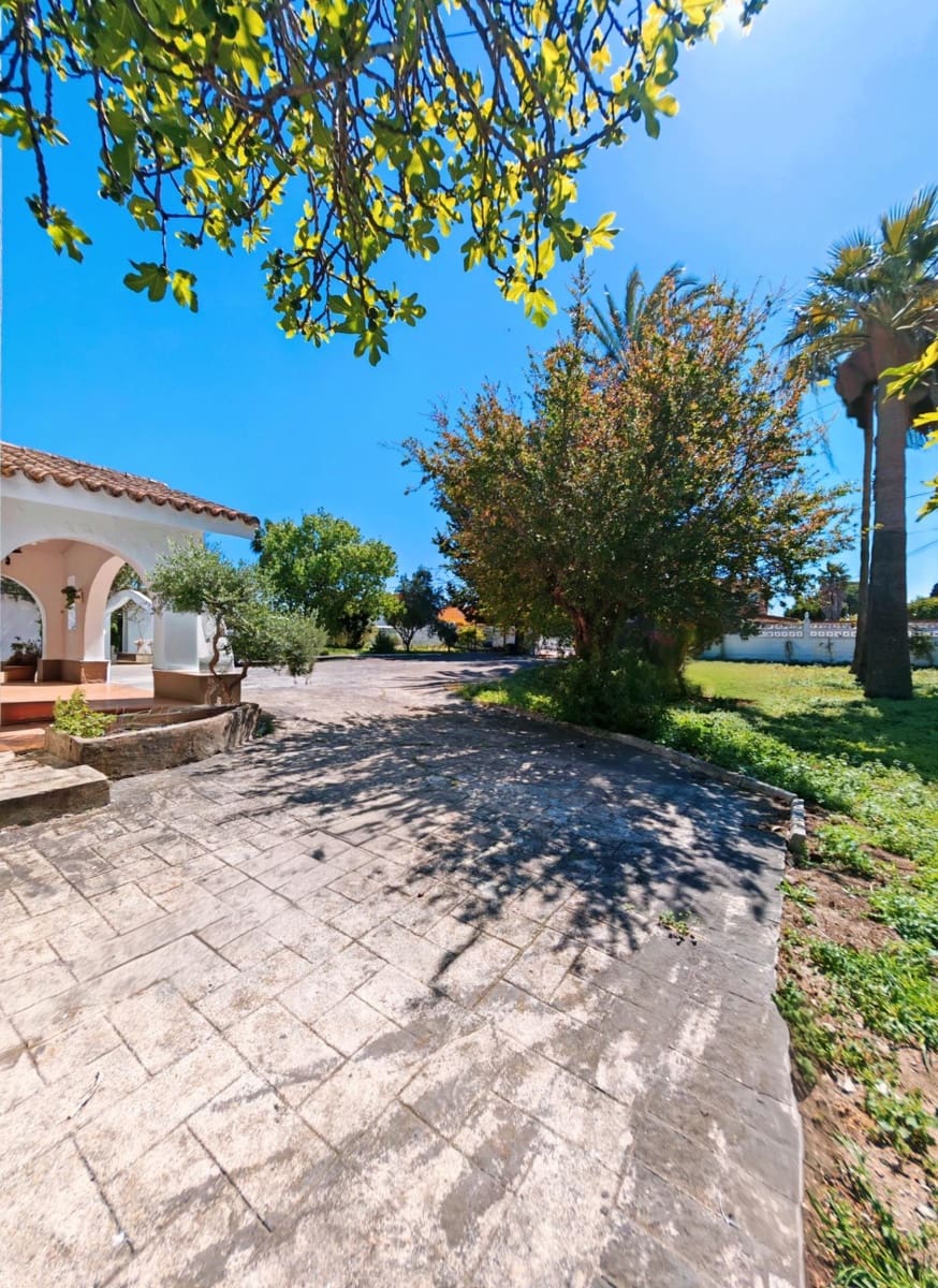 7 sypialnia Willa na sprzedaż w Chiclana de la Frontera z basenem garażem - 445 000 € (Ref: 9735703)