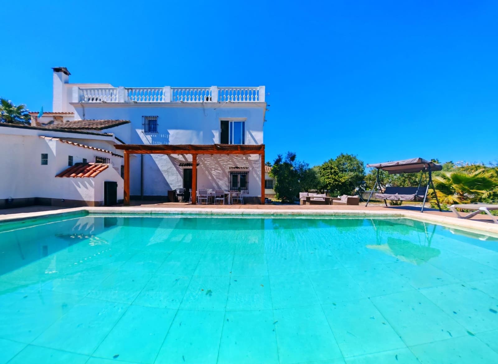 7 sypialnia Willa na sprzedaż w Chiclana de la Frontera z basenem garażem - 445 000 € (Ref: 9735703)