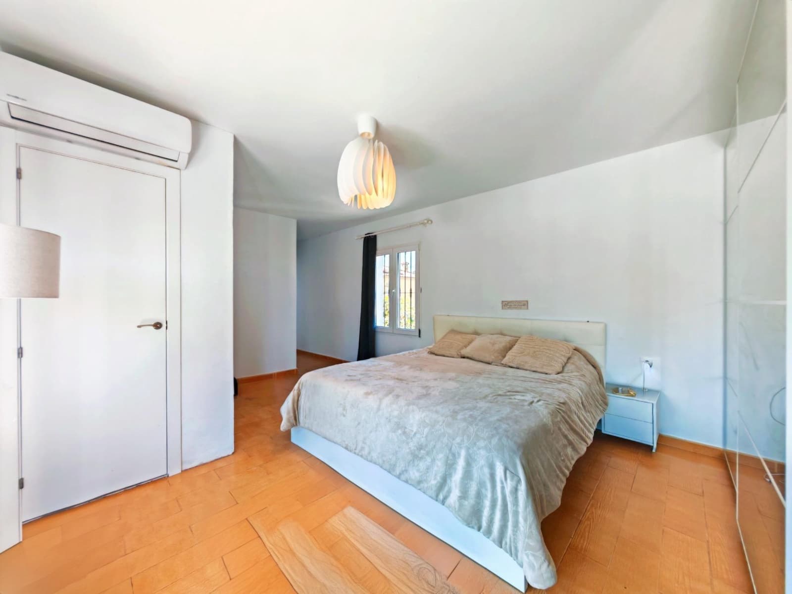 7 sypialnia Willa na sprzedaż w Chiclana de la Frontera z basenem garażem - 445 000 € (Ref: 9735703)