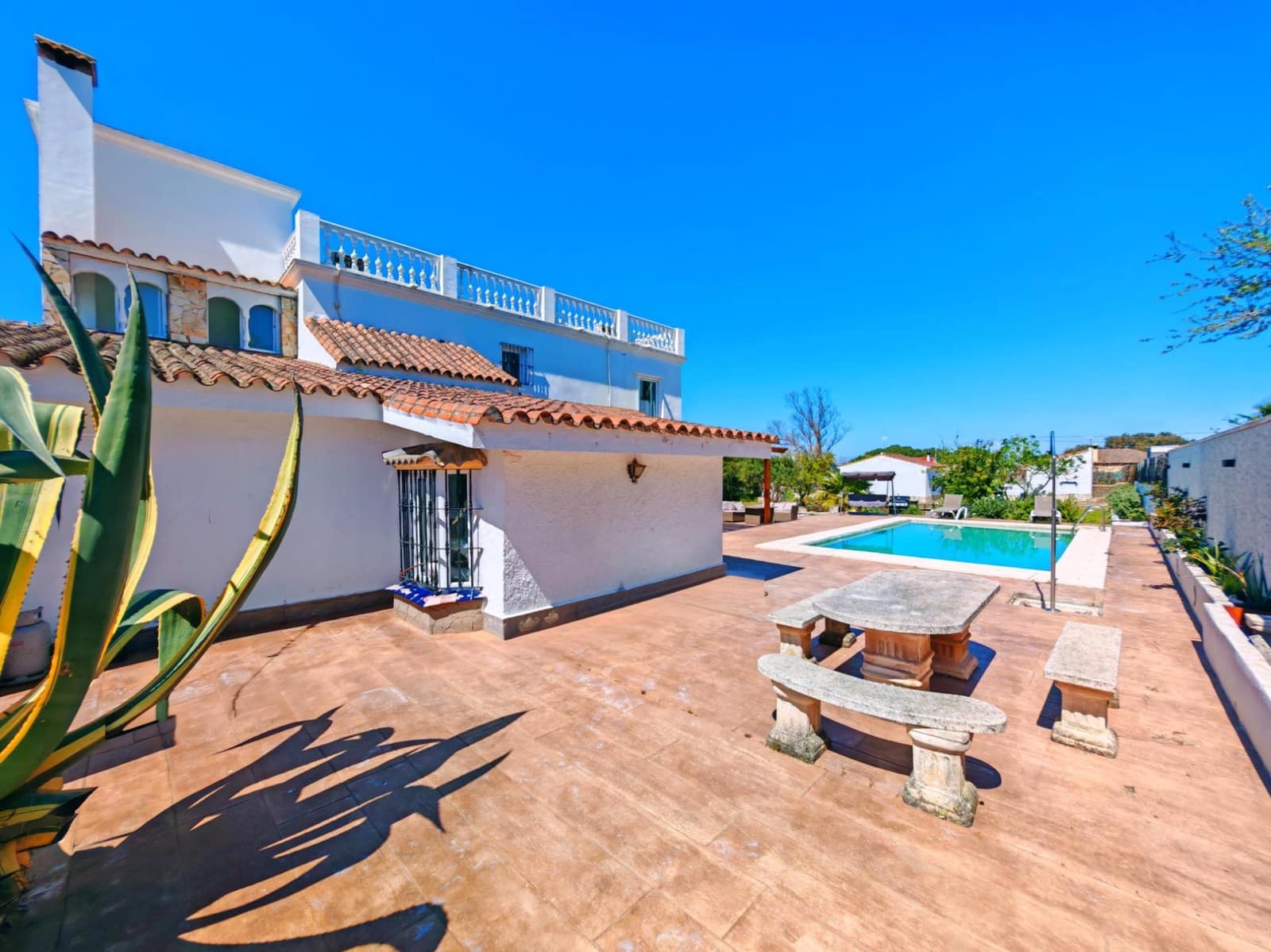 7 sypialnia Willa na sprzedaż w Chiclana de la Frontera z basenem garażem - 445 000 € (Ref: 9735703)