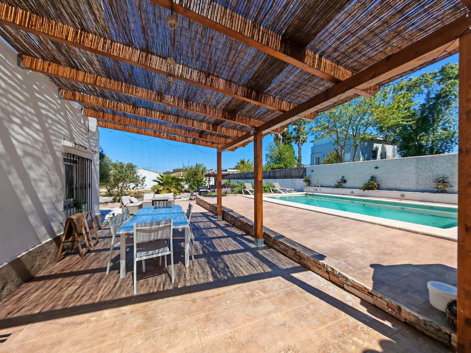 7 sypialnia Willa na sprzedaż w Chiclana de la Frontera z basenem garażem - 445 000 € (Ref: 9735703)