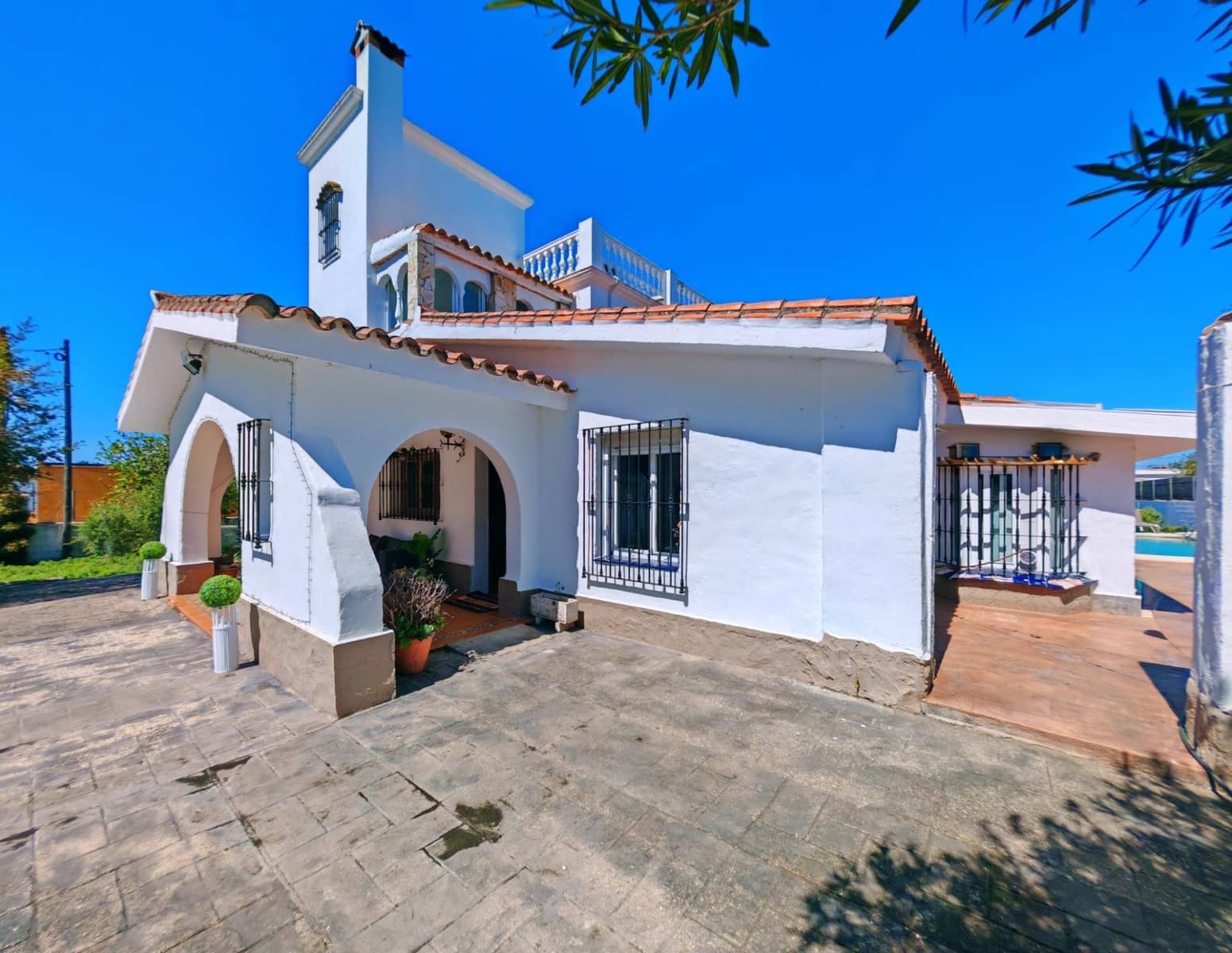 7 sypialnia Willa na sprzedaż w Chiclana de la Frontera z basenem garażem - 445 000 € (Ref: 9735703)