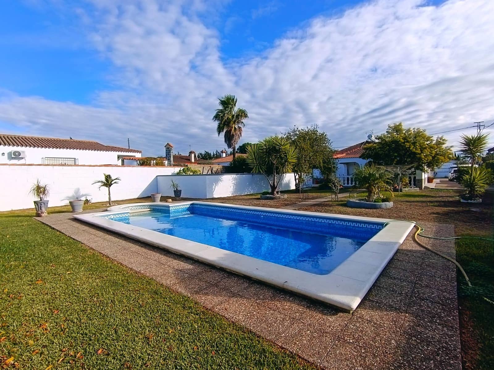 4 soveværelse Villa til salg i Chiclana de la Frontera med swimmingpool garage - € 295.000 (Ref: 9794828)