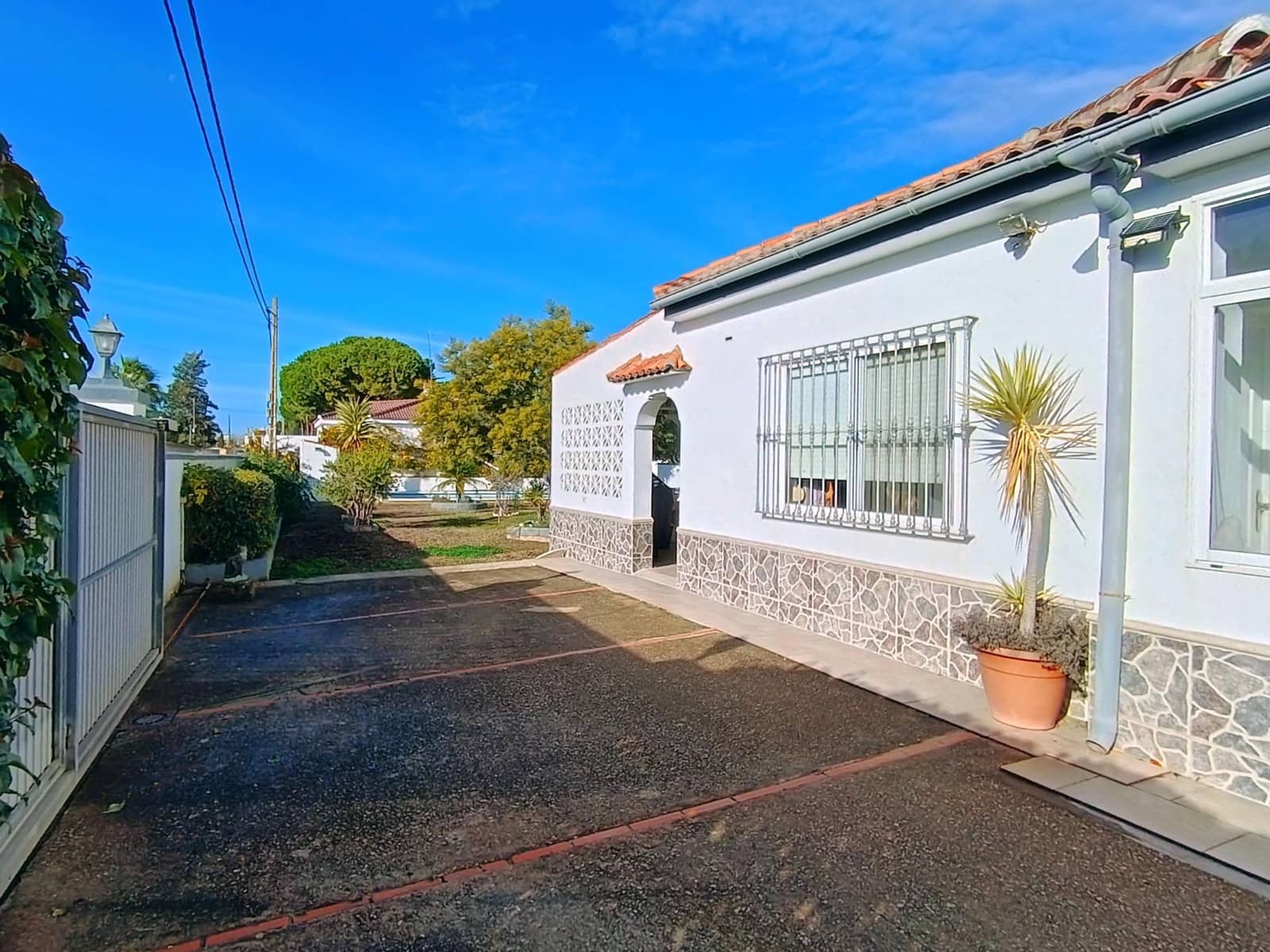 4 soveværelse Villa til salg i Chiclana de la Frontera med swimmingpool garage - € 295.000 (Ref: 9794828)