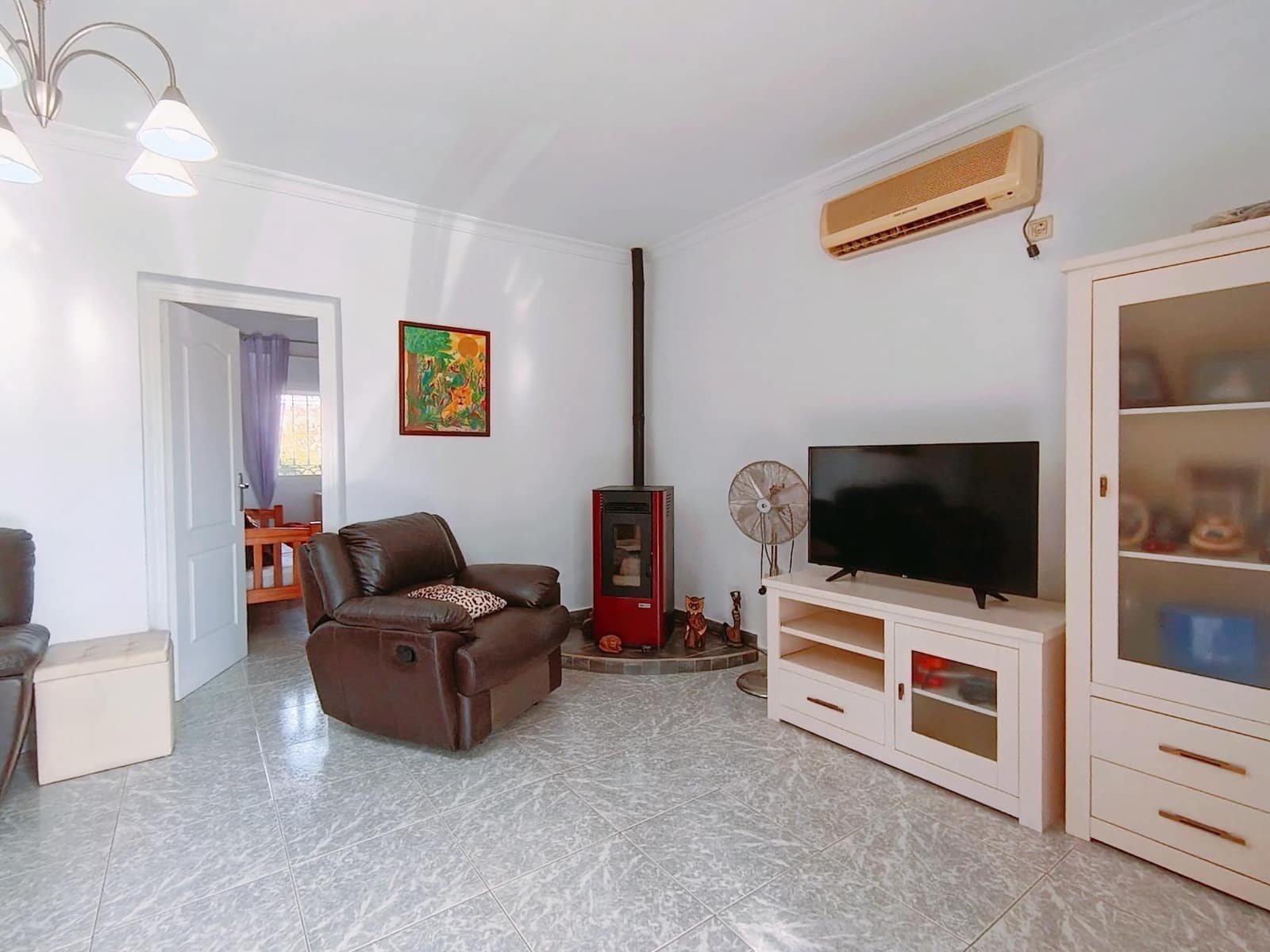 4 bedroom Villa for sale in Chiclana de la Frontera with pool garage - € 295,000 (Ref: 9794828)