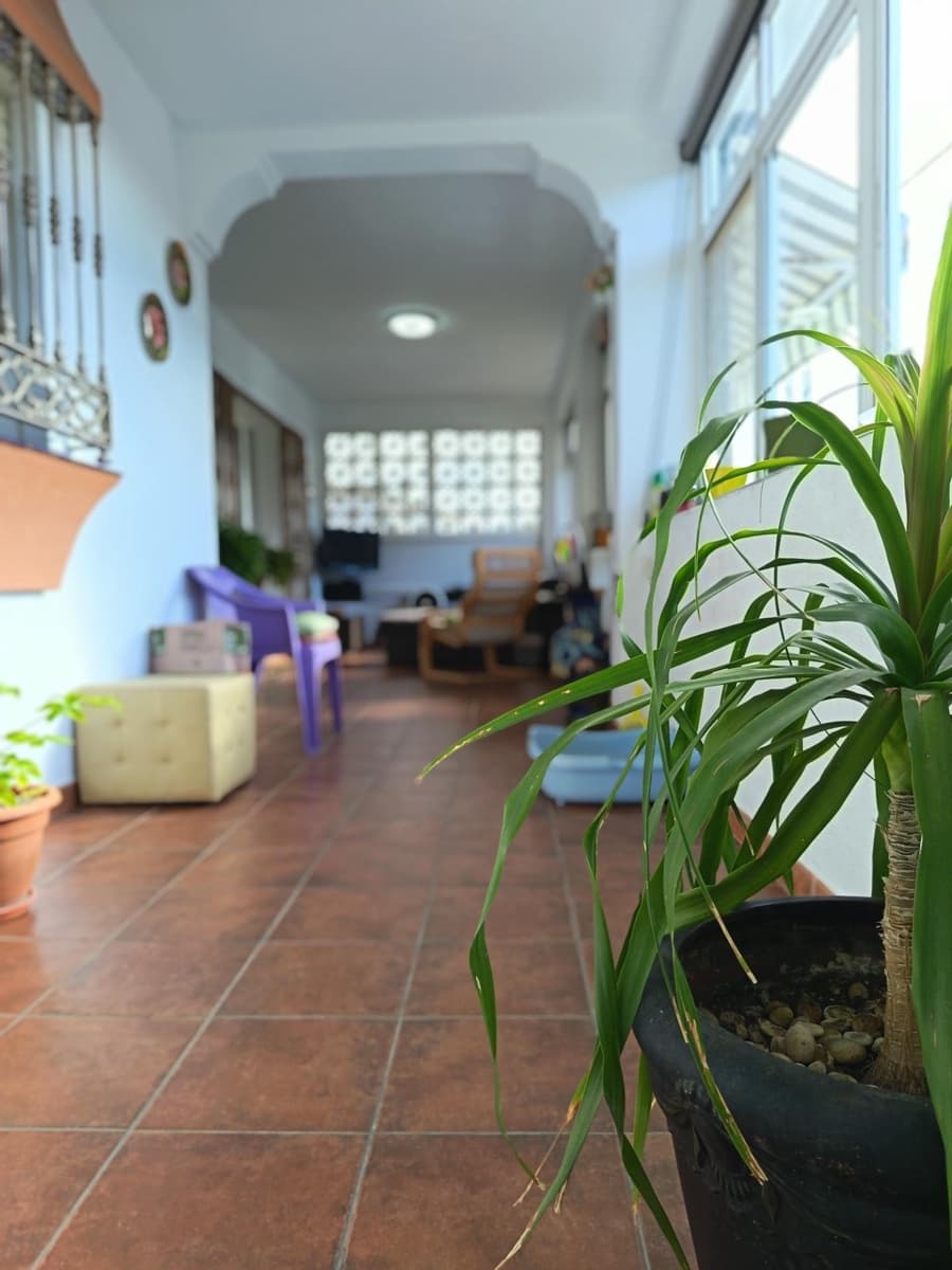 4 bedroom Villa for sale in Chiclana de la Frontera with pool garage - € 295,000 (Ref: 9794828)