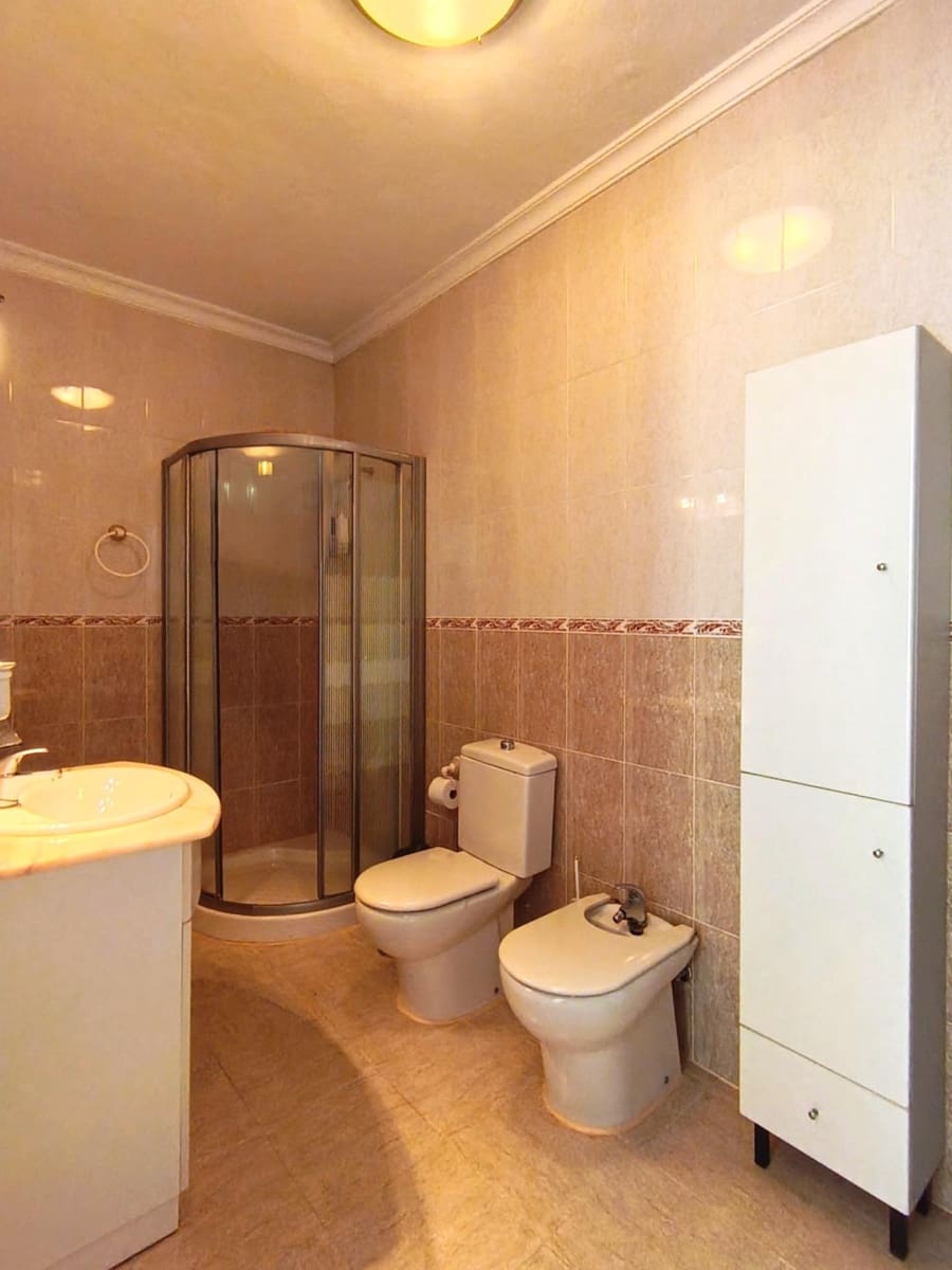 4 bedroom Villa for sale in Chiclana de la Frontera with pool garage - € 295,000 (Ref: 9794828)