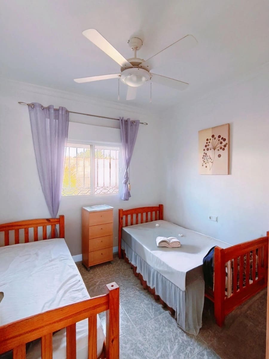 4 bedroom Villa for sale in Chiclana de la Frontera with pool garage - € 295,000 (Ref: 9794828)