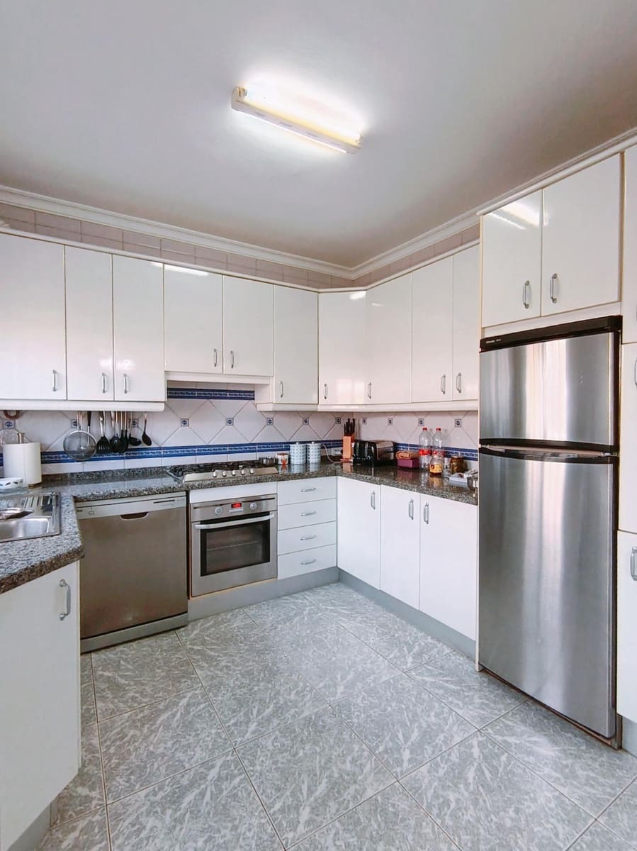 4 bedroom Villa for sale in Chiclana de la Frontera with pool garage - € 295,000 (Ref: 9794828)