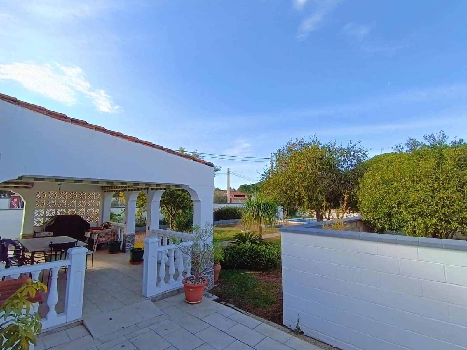 4 bedroom Villa for sale in Chiclana de la Frontera with pool garage - € 295,000 (Ref: 9794828)
