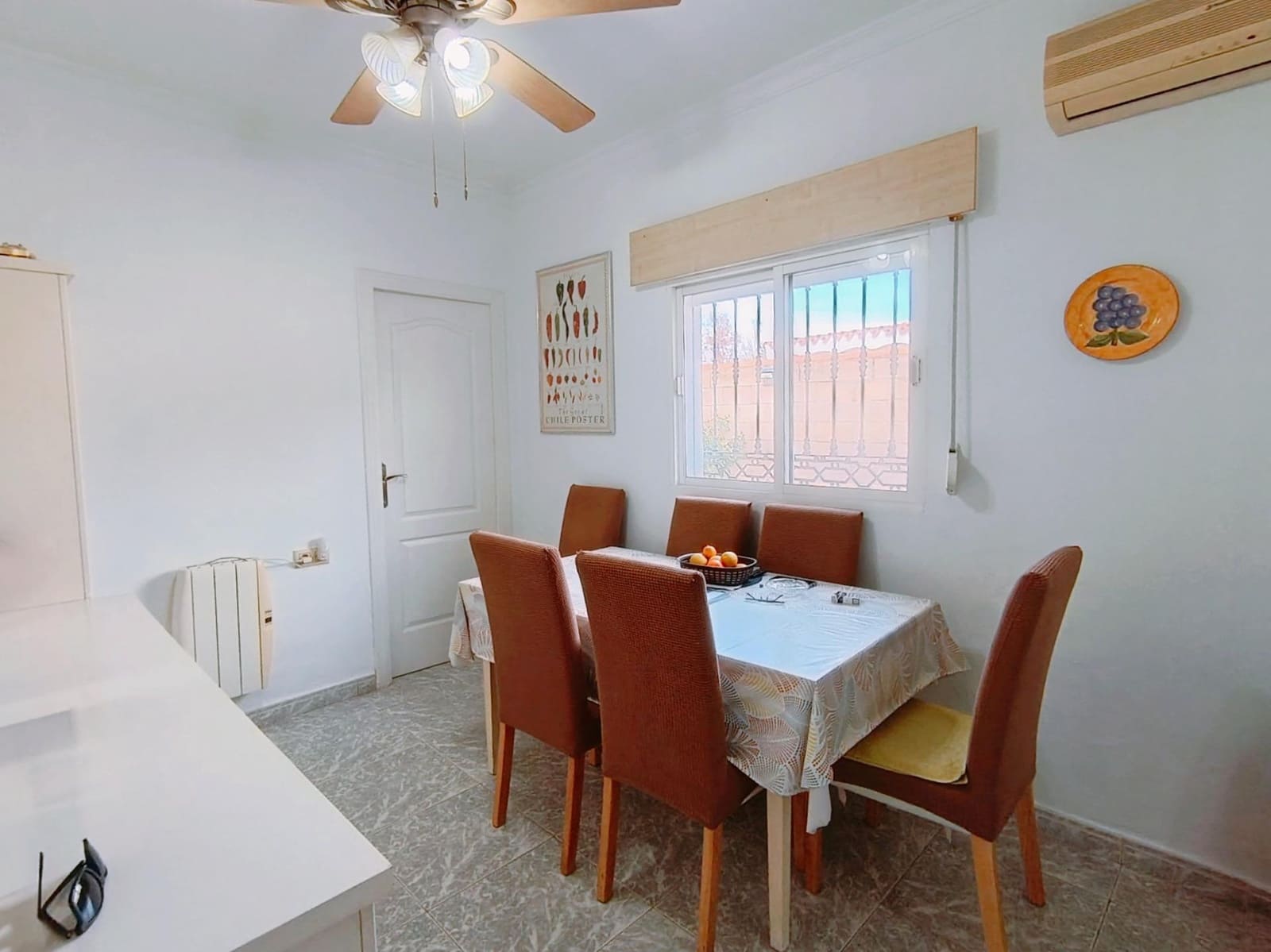 4 bedroom Villa for sale in Chiclana de la Frontera with pool garage - € 295,000 (Ref: 9794828)