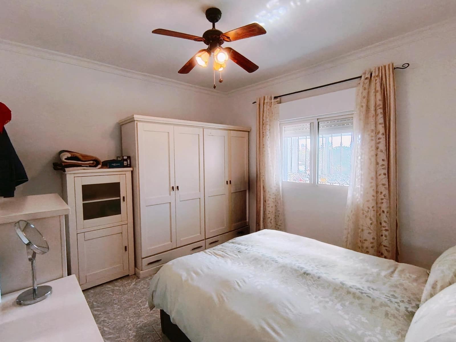 4 bedroom Villa for sale in Chiclana de la Frontera with pool garage - € 295,000 (Ref: 9794828)