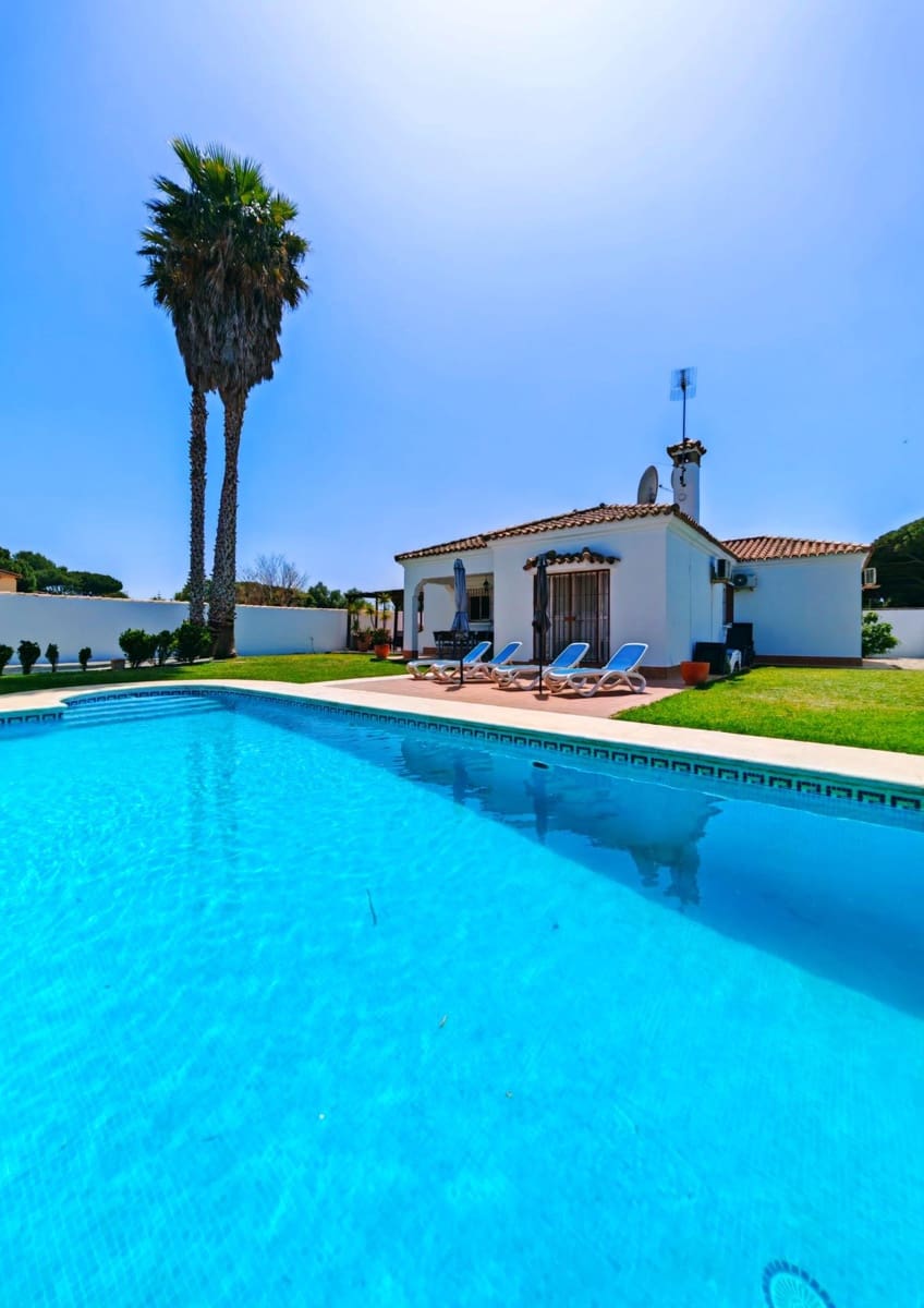 4 soveværelse Villa til salg i Chiclana de la Frontera med swimmingpool garage - € 362.000 (Ref: 9797250)