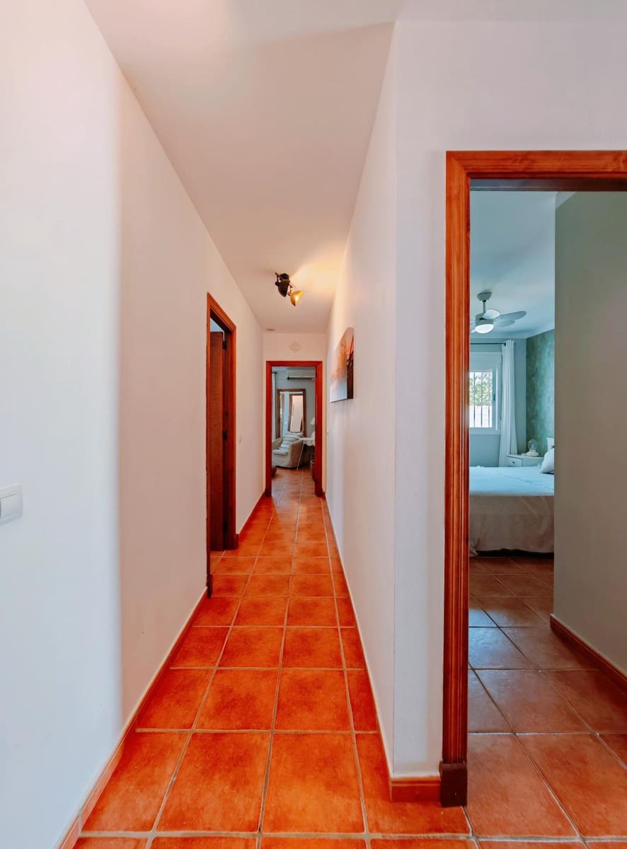 4 soveværelse Villa til salg i Chiclana de la Frontera med swimmingpool garage - € 362.000 (Ref: 9797250)