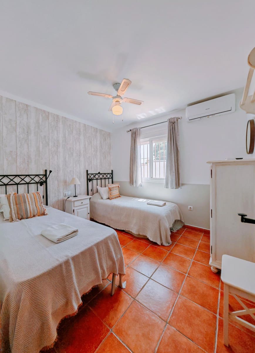 4 soveværelse Villa til salg i Chiclana de la Frontera med swimmingpool garage - € 362.000 (Ref: 9797250)