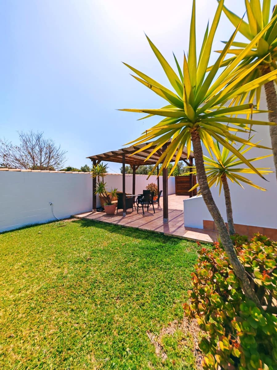 4 soveværelse Villa til salg i Chiclana de la Frontera med swimmingpool garage - € 362.000 (Ref: 9797250)