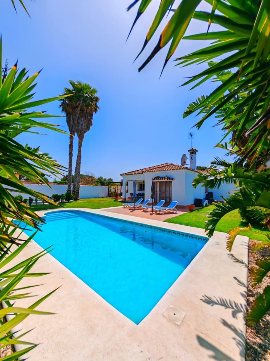 4 soveværelse Villa til salg i Chiclana de la Frontera med swimmingpool garage - € 362.000 (Ref: 9797250)