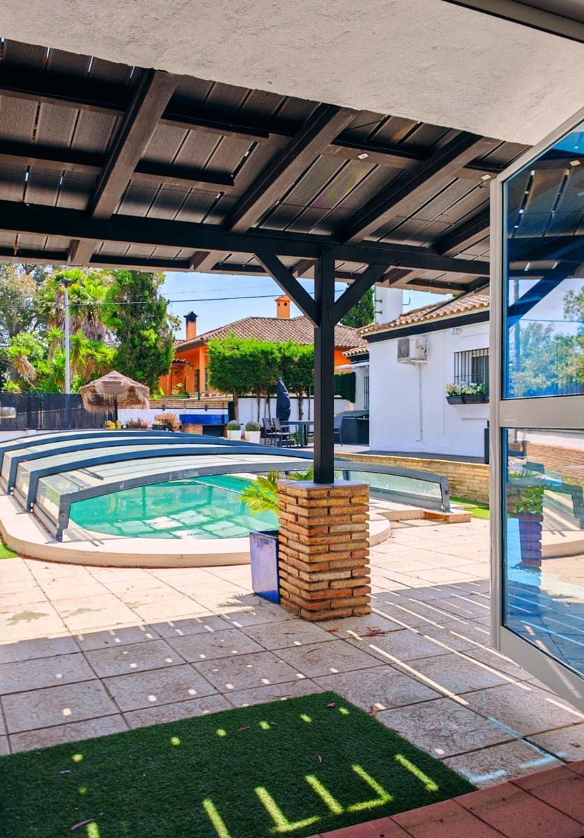 3 bedroom Villa for sale in Pago del Humo with pool - € 320,000 (Ref: 9839463)