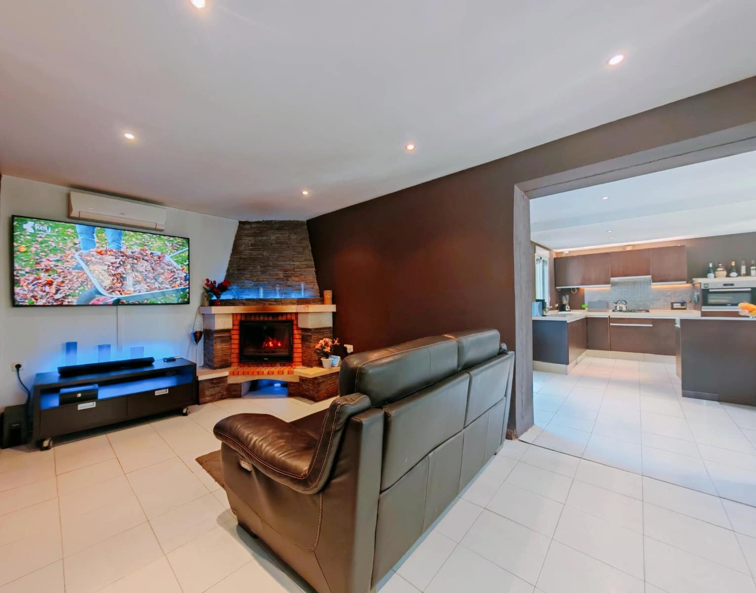 3 bedroom Villa for sale in Pago del Humo with pool - € 320,000 (Ref: 9839463)