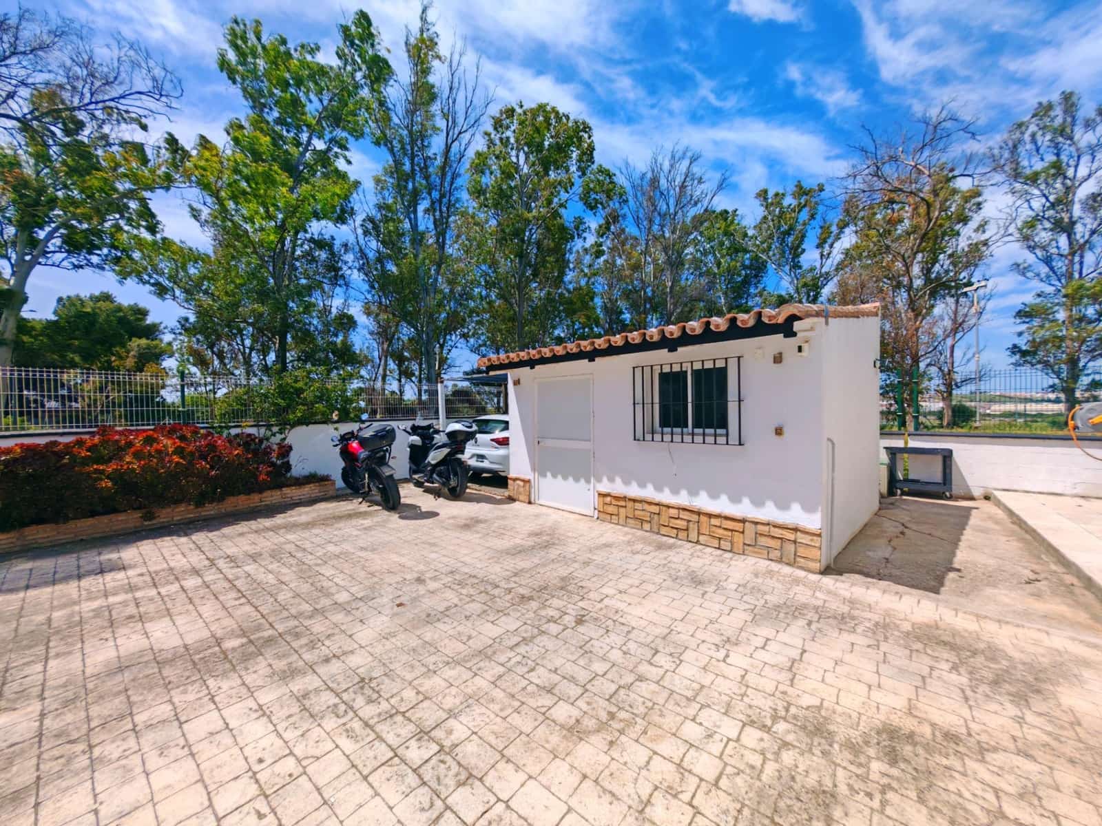 3 bedroom Villa for sale in Pago del Humo with pool - € 320,000 (Ref: 9839463)