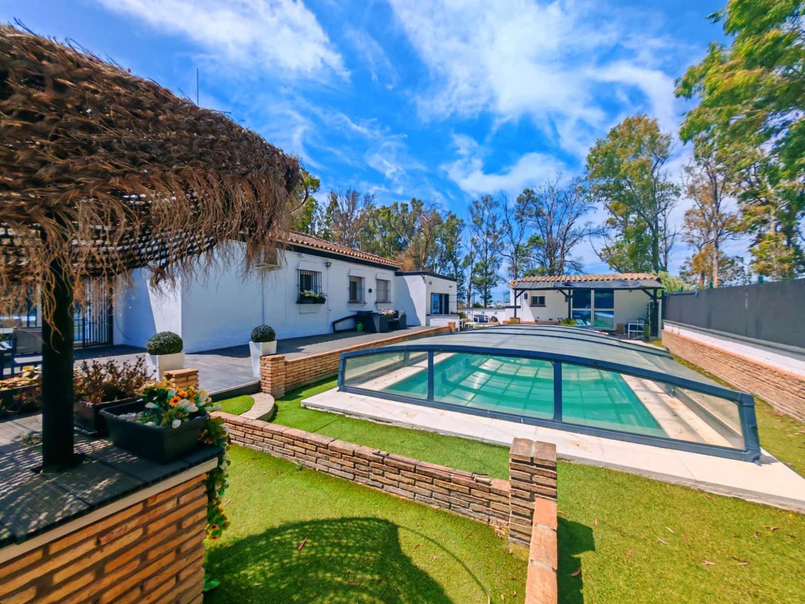 3 bedroom Villa for sale in Pago del Humo with pool - € 320,000 (Ref: 9839463)