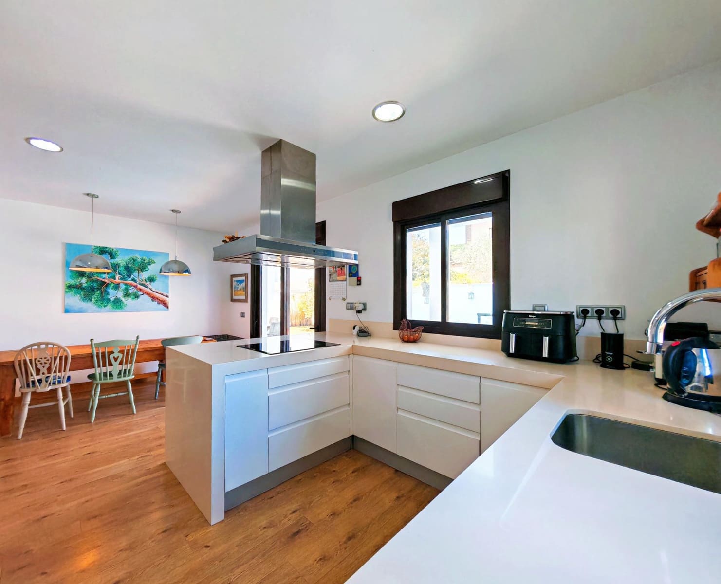 4 bedroom Villa for sale in Chiclana de la Frontera with pool garage - € 599,000 (Ref: 9855618)
