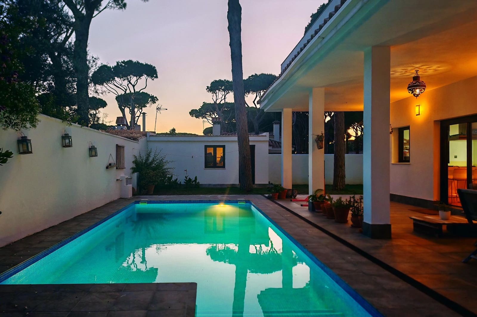 4 bedroom Villa for sale in Chiclana de la Frontera with pool garage - € 599,000 (Ref: 9855618)