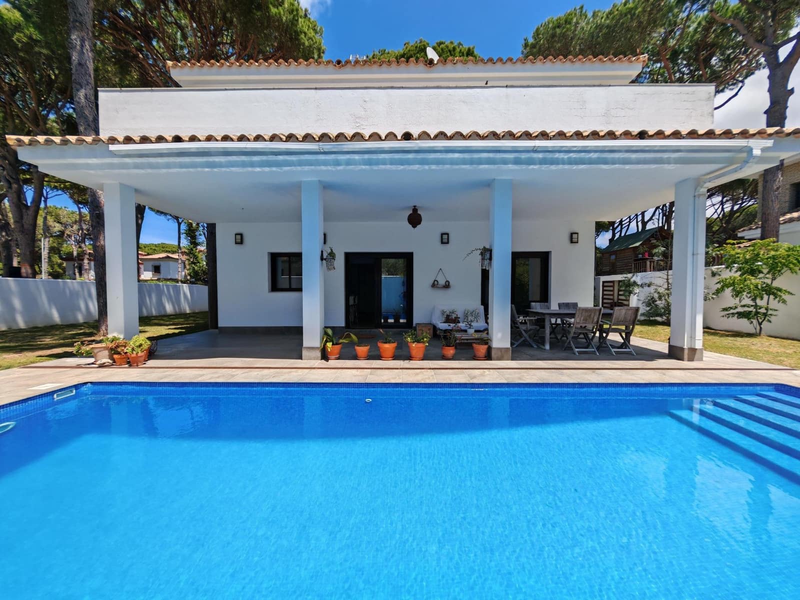 4 bedroom Villa for sale in Chiclana de la Frontera with pool garage - € 599,000 (Ref: 9855618)