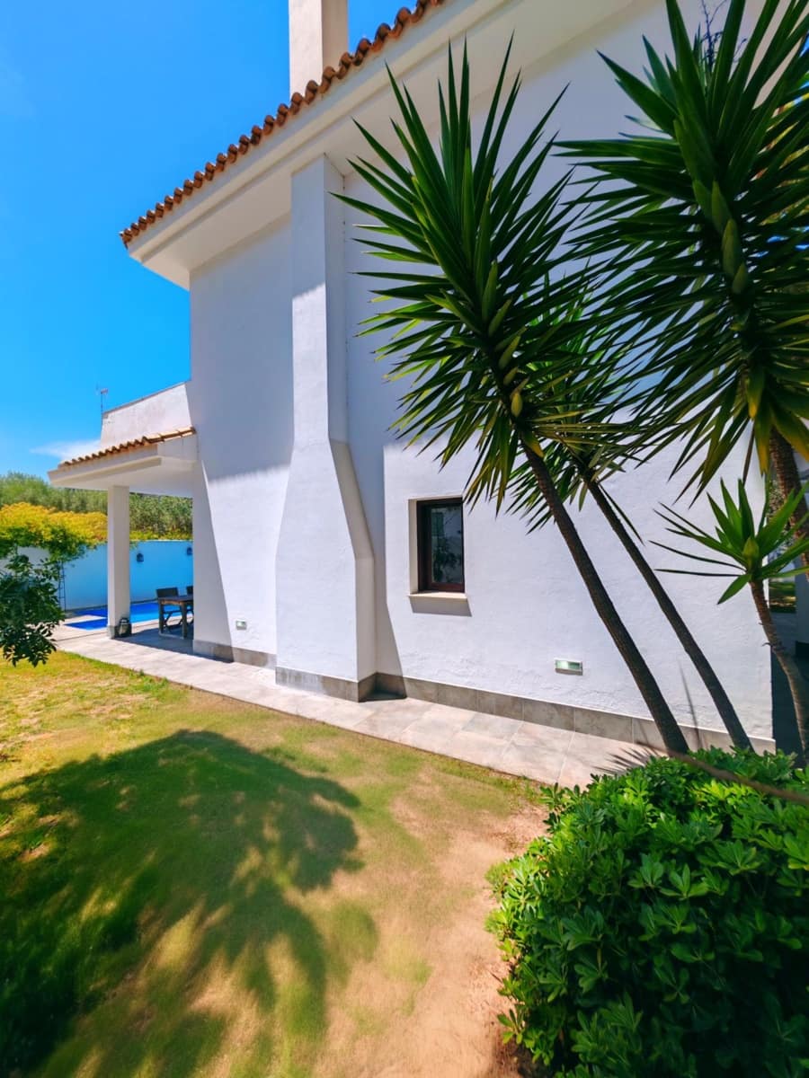 4 bedroom Villa for sale in Chiclana de la Frontera with pool garage - € 599,000 (Ref: 9855618)
