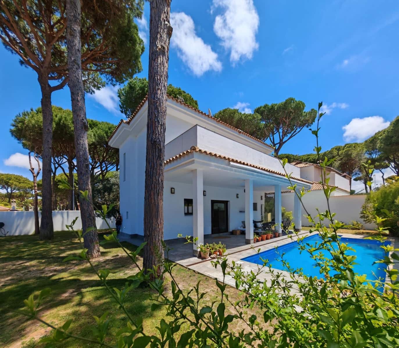 4 bedroom Villa for sale in Chiclana de la Frontera with pool garage - € 599,000 (Ref: 9855618)