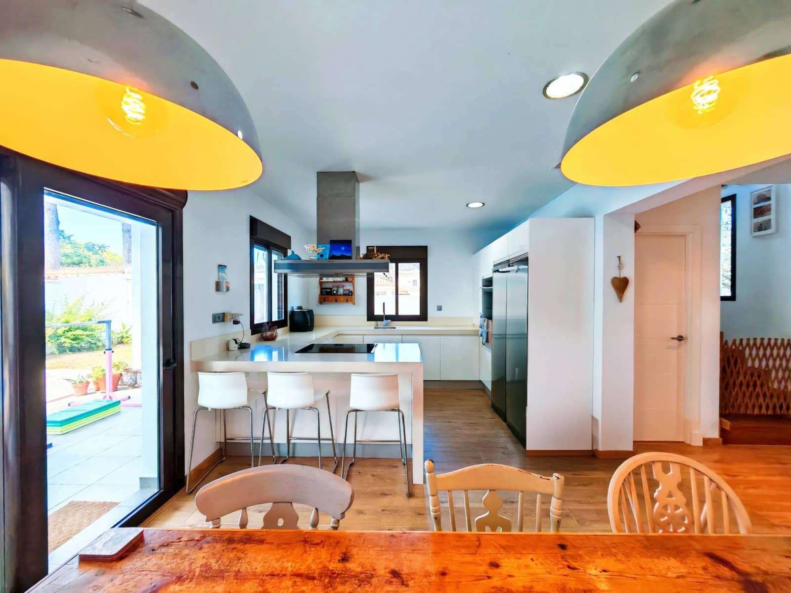 4 bedroom Villa for sale in Chiclana de la Frontera with pool garage - € 599,000 (Ref: 9855618)