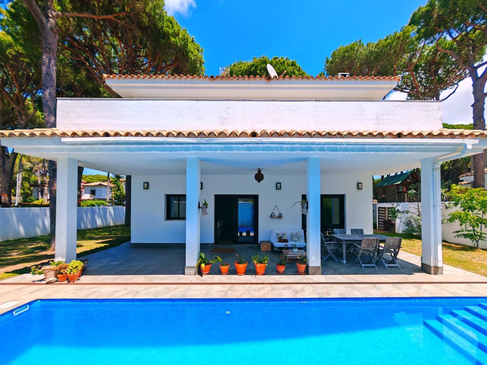 4 bedroom Villa for sale in Chiclana de la Frontera with pool garage - € 599,000 (Ref: 9855618)