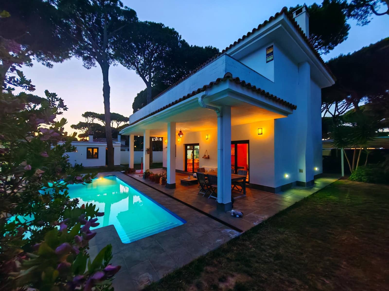 4 bedroom Villa for sale in Chiclana de la Frontera with pool garage - € 599,000 (Ref: 9855618)