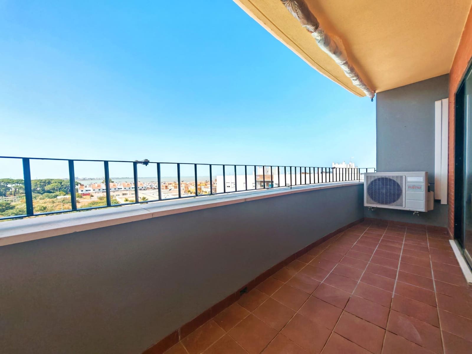 3 bedroom Penthouse for sale in Puerto Real with pool garage - € 345,000 (Ref: 9865361)