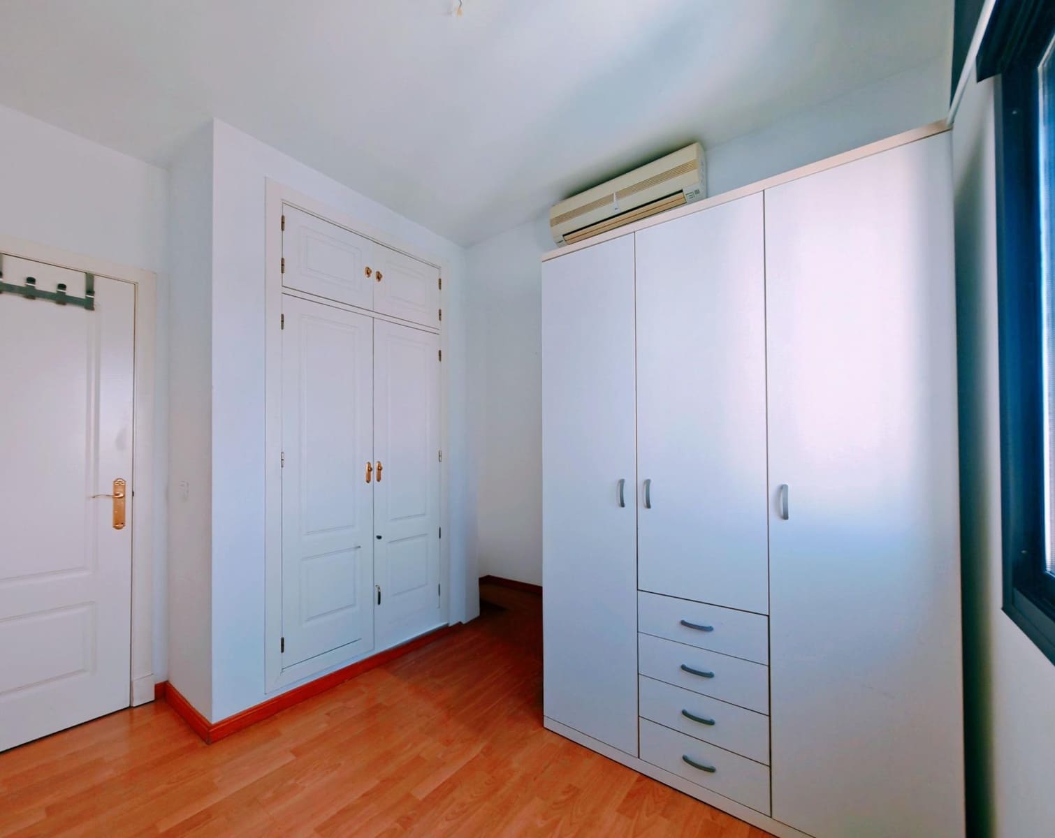 3 bedroom Penthouse for sale in Puerto Real with pool garage - € 345,000 (Ref: 9865361)
