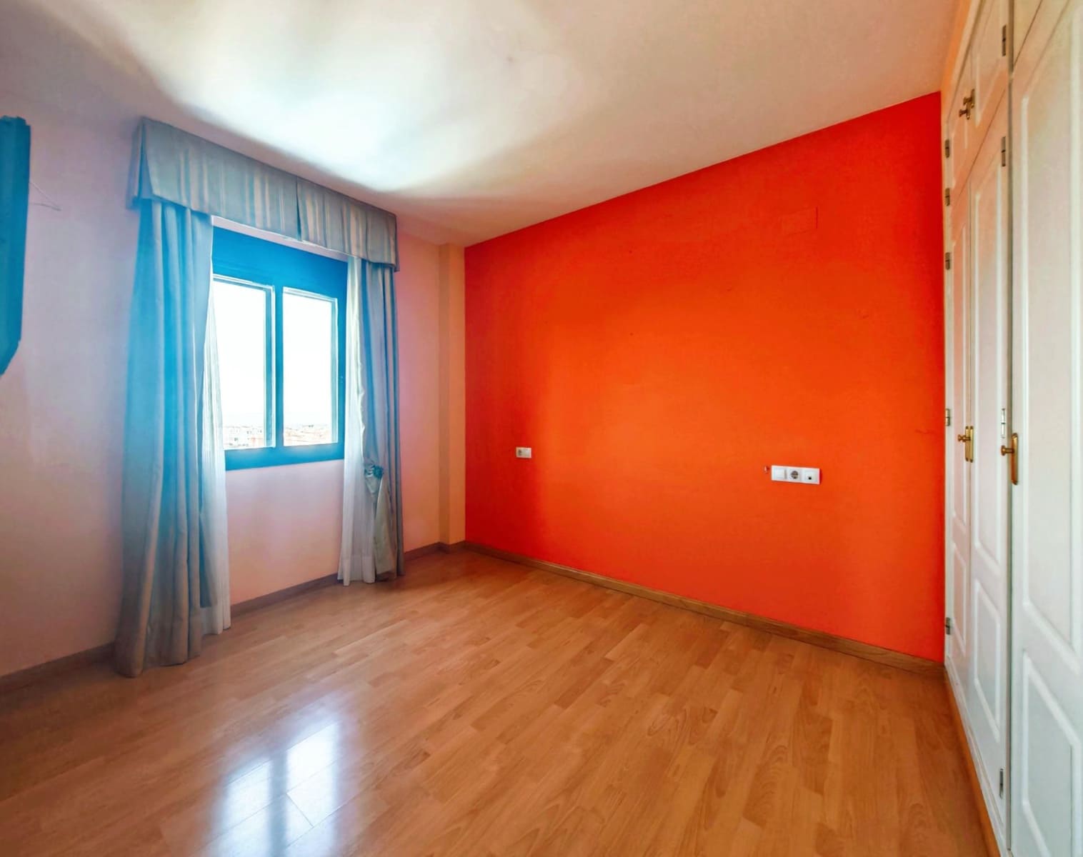 3 bedroom Penthouse for sale in Puerto Real with pool garage - € 345,000 (Ref: 9865361)